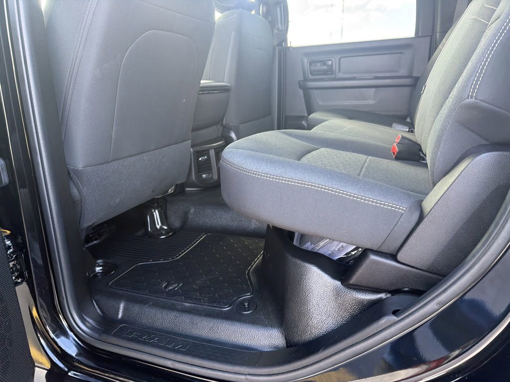 Used 2026 RAM 3500 Tradesman w/ Chrome Appearance Group AWD/4WD image 4