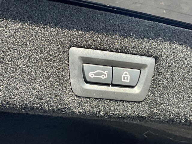 Used 2017 BMW 750i RWD image 36