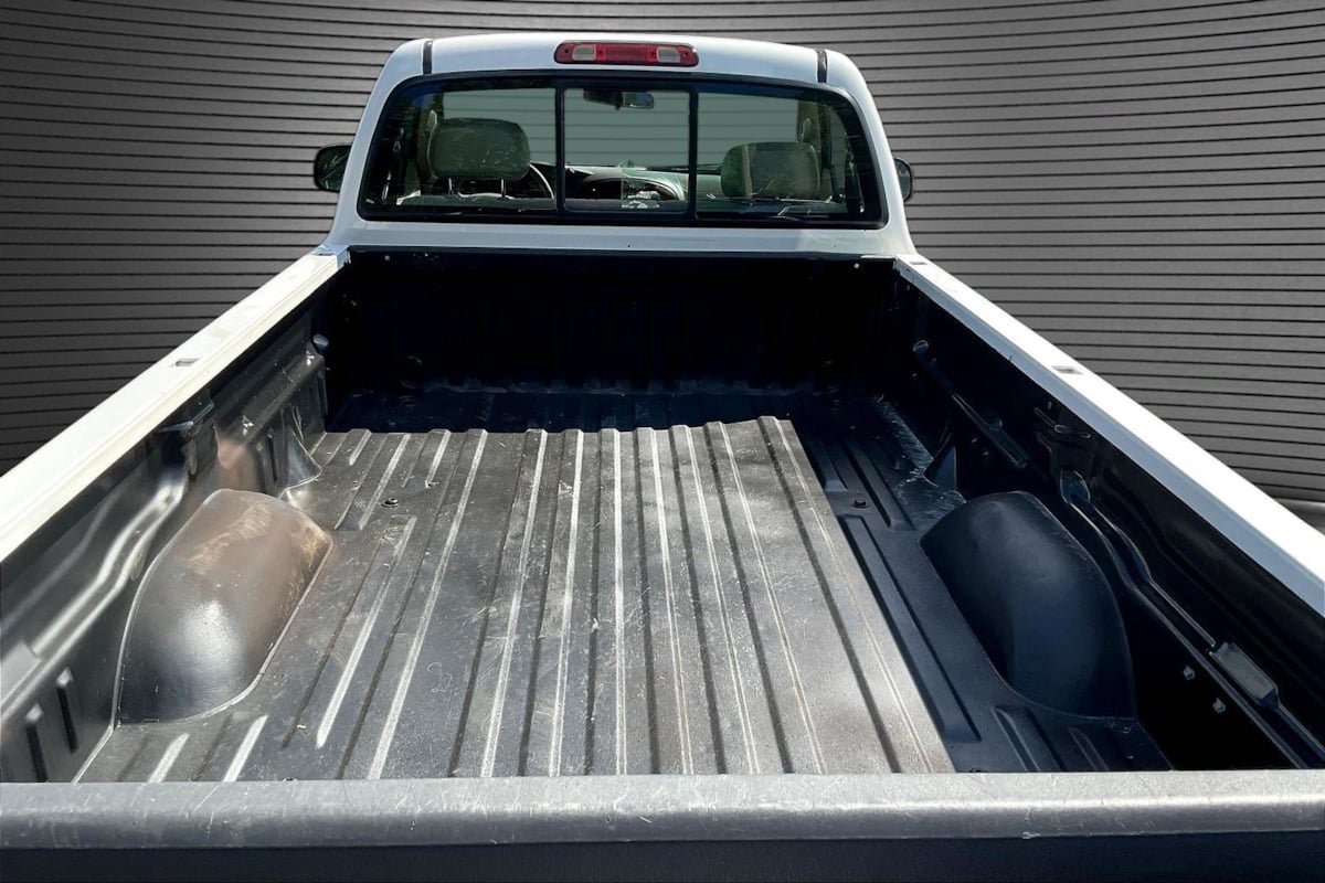 Used 2003 Toyota Tundra 2WD Regular Cab w/ All Weather Guard Pkg image 7