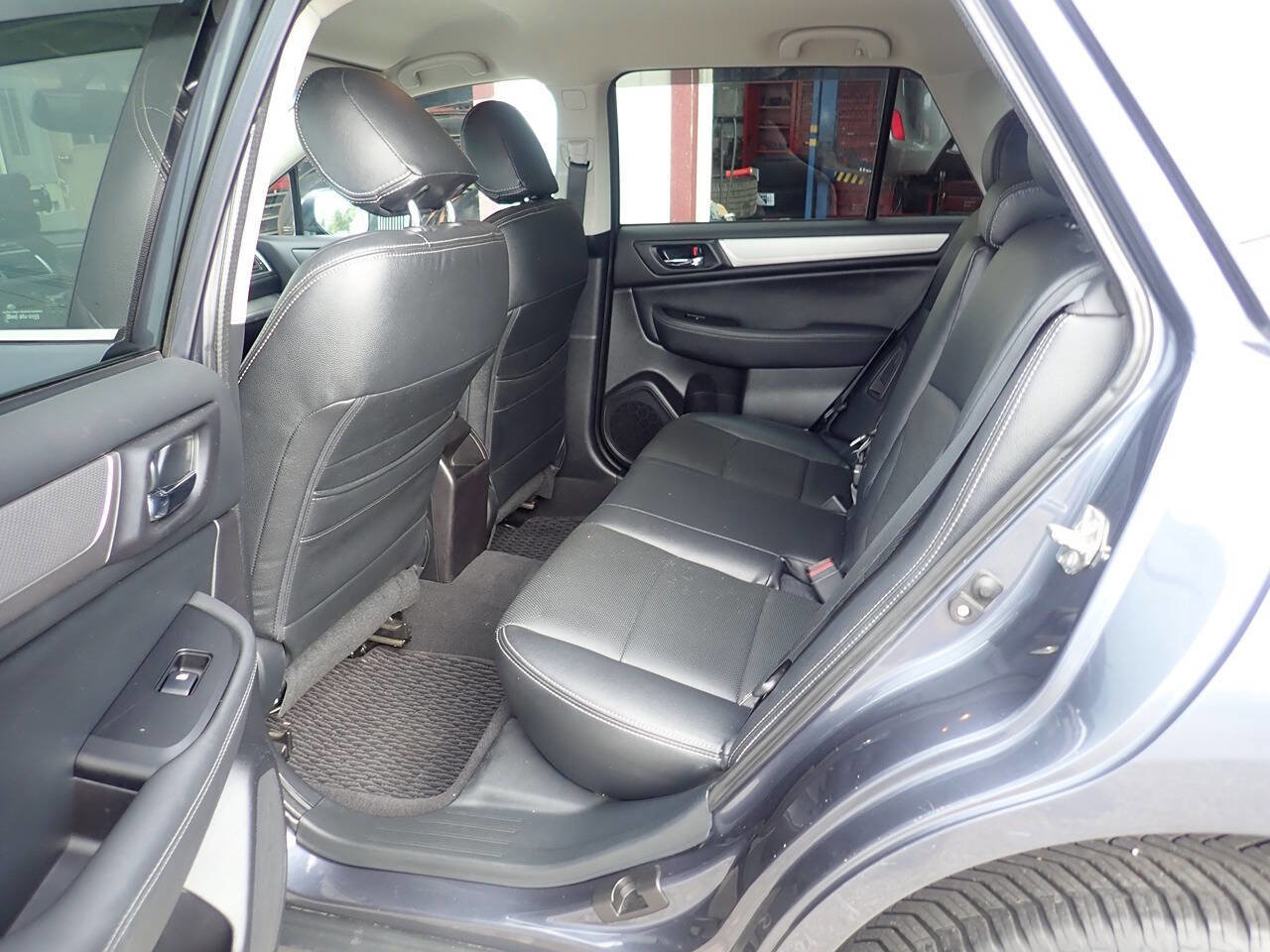 Used 2016 Subaru Outback 2.5i Premium image 16