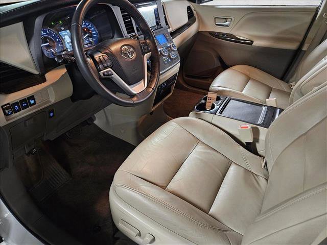 Used 2017 Toyota Sienna XLE w/ XLE Navigation Package image 10