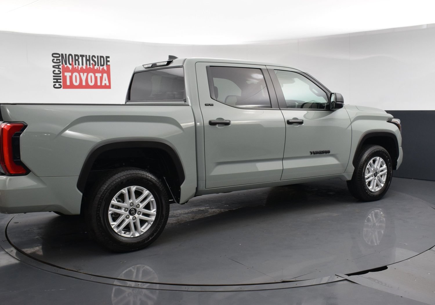 Used 2026 Toyota Tundra SR5 AWD/4WD image 4