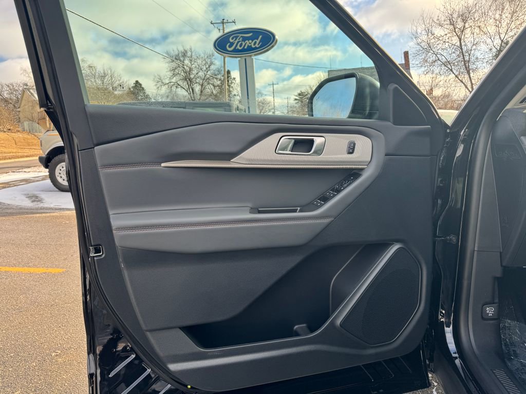New 2026 Ford Explorer Active w/ Active Comfort Package AWD/4WD image 16