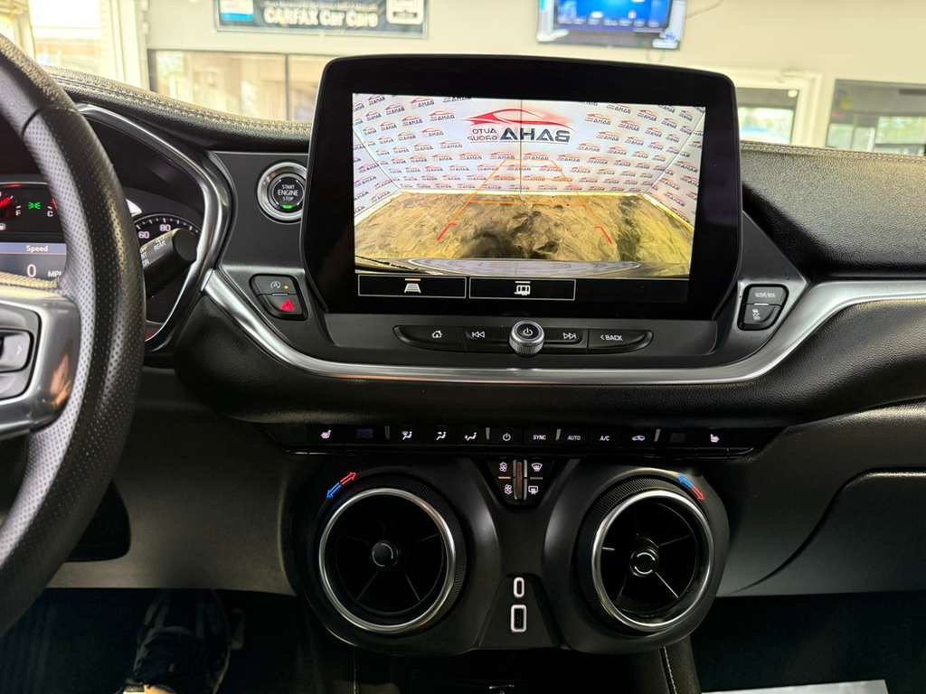Used 2025 Chevrolet Blazer LT AWD/4WD image 17