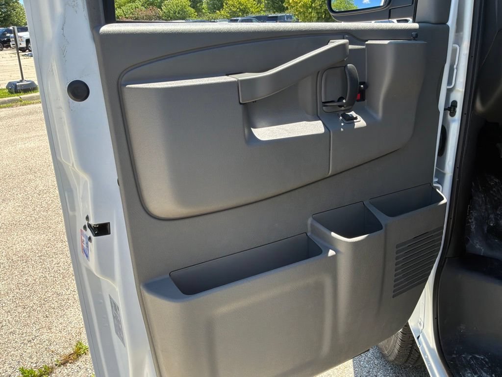 New 2026 GMC Savana 2500 Extended w/ Safety Package RWD image 46