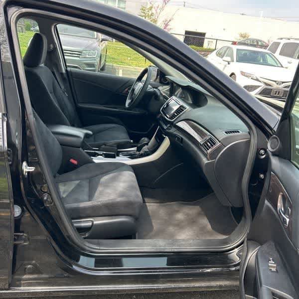 Used 2017 Honda Accord EX image 15