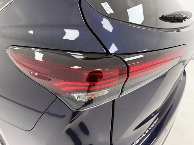 New 2026 Toyota Highlander Limited image 36