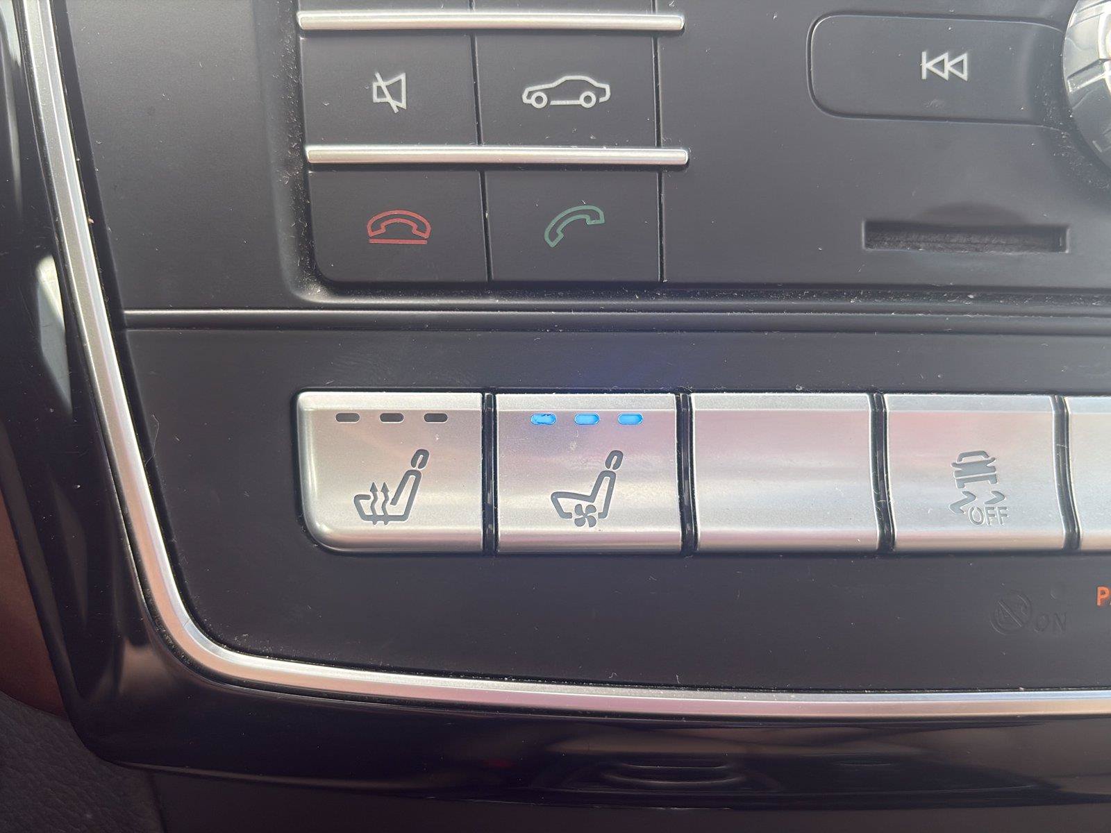 Used 2019 Mercedes-Benz GLS 550 4MATIC image 32