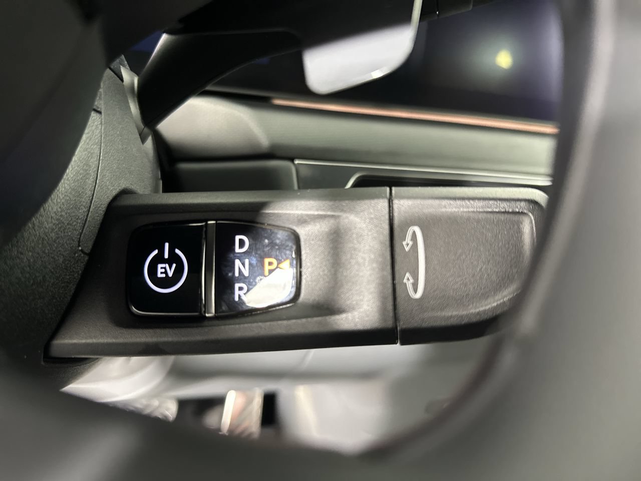 Certified 2024 Kia EV9 GT-Line AWD/4WD image 16