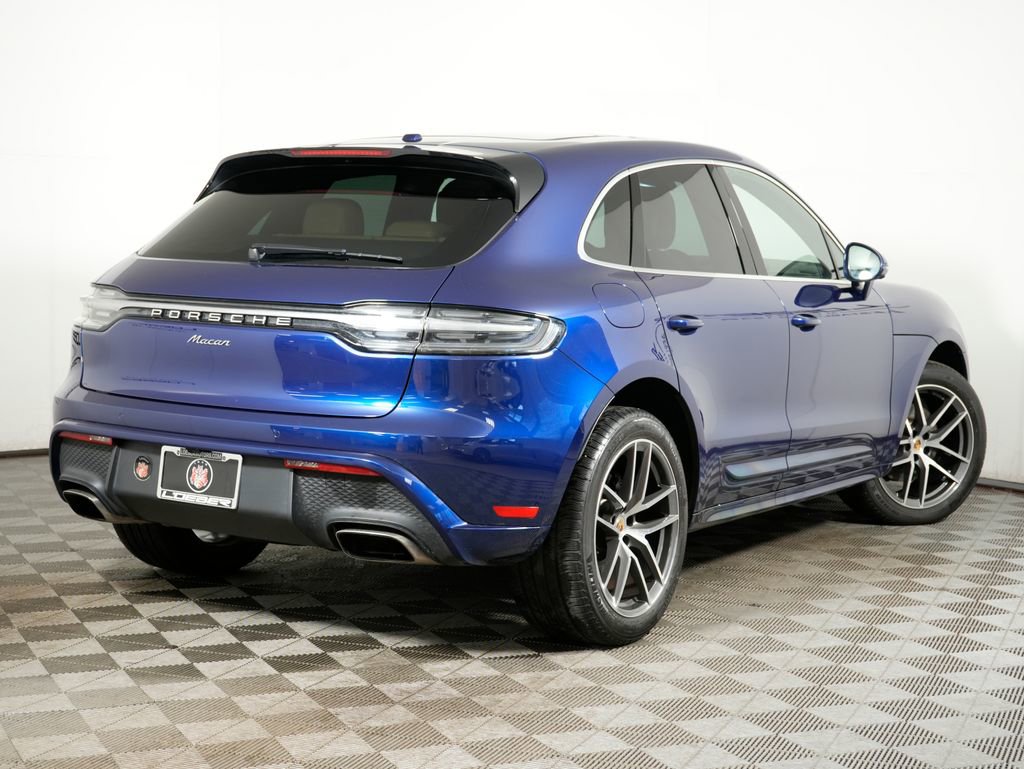 Certified 2024 Porsche Macan image 7