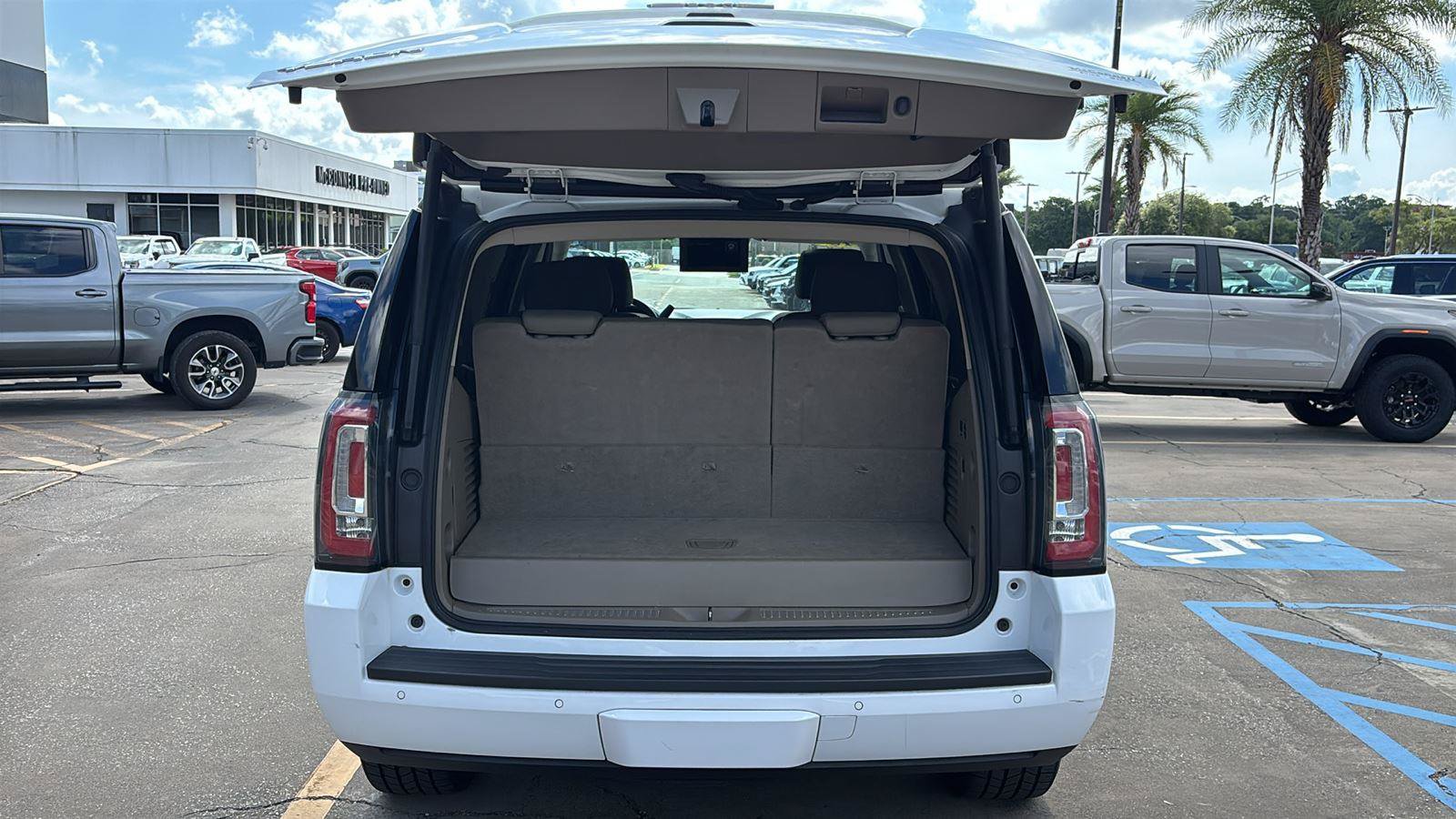 Certified 2018 GMC Yukon SLT w/ Open Road Package RWD image 20