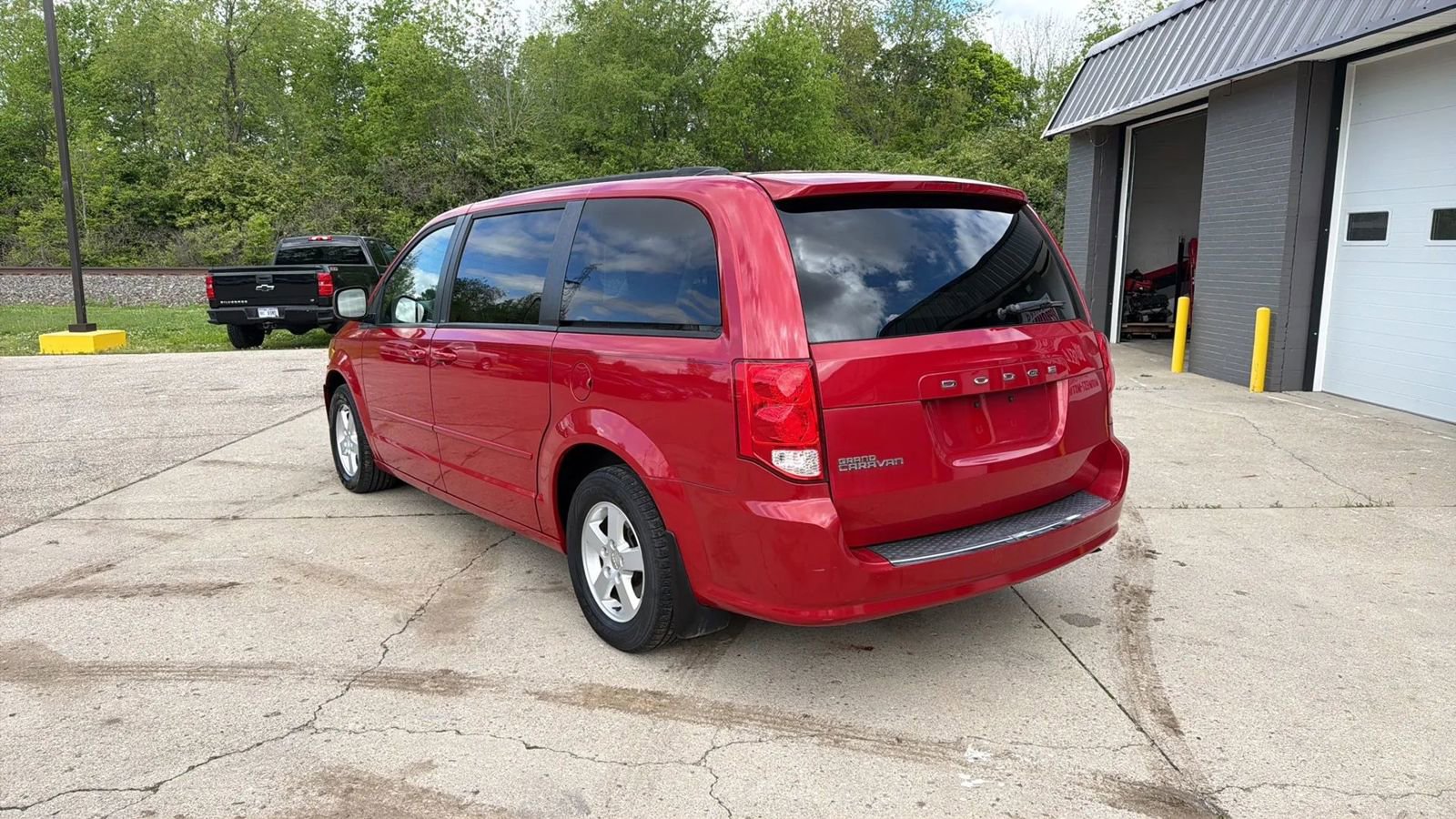 Used 2012 Dodge Grand Caravan SXT FWD image 4