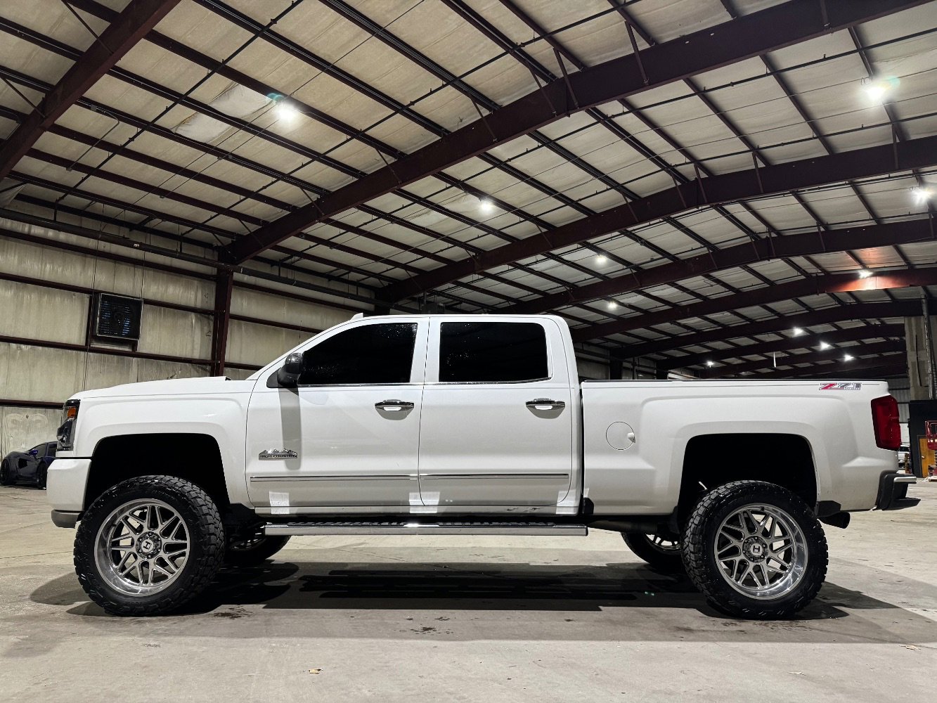 Used 2018 Chevrolet Silverado 1500 High Country image 7