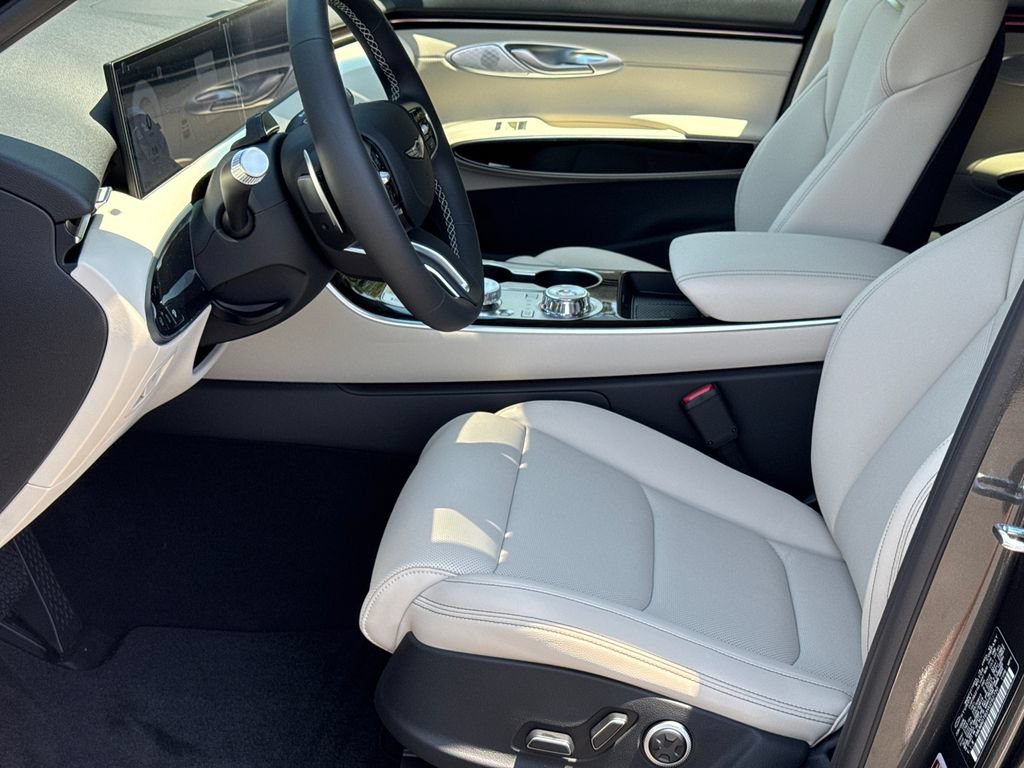 New 2027 Genesis GV70 2.5T AWD/4WD image 11