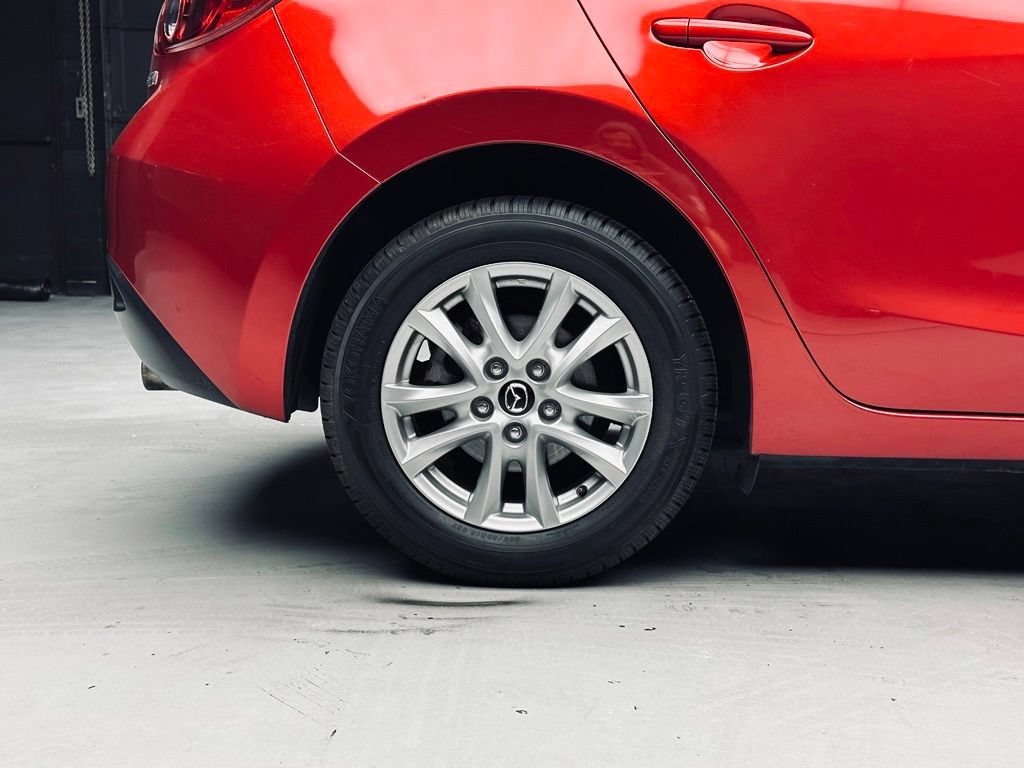 Used 2015 MAZDA MAZDA3 i Touring FWD image 40