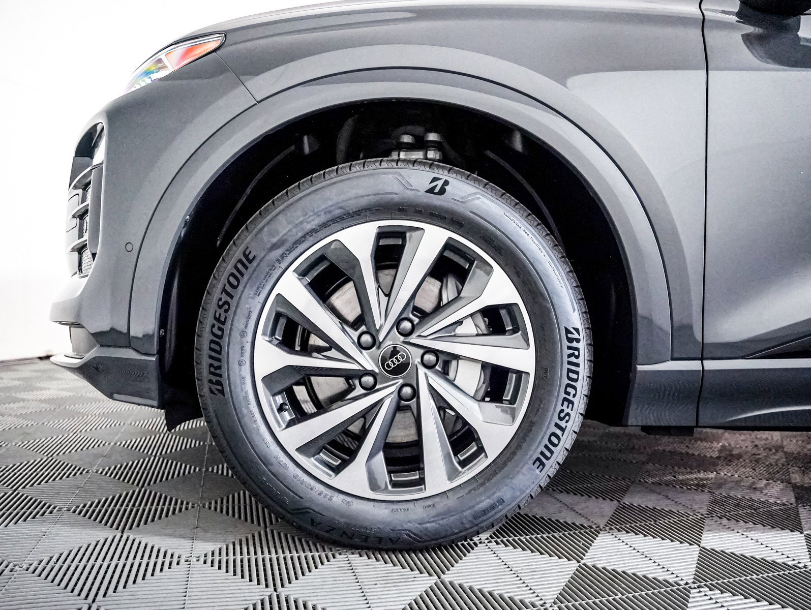 New 2025 Audi Q6 e-tron Premium Plus AWD/4WD image 6