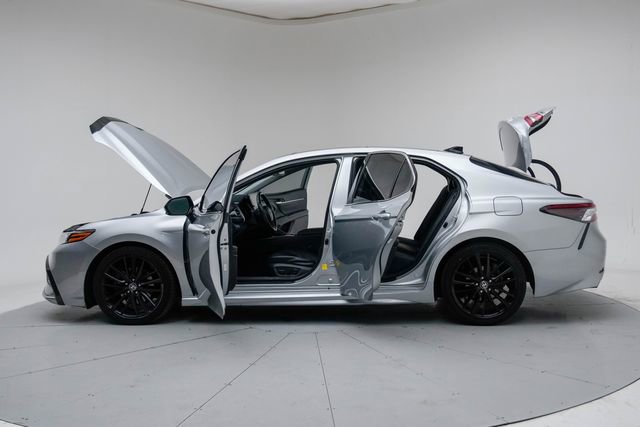 Used 2021 Toyota Camry XSE image 16