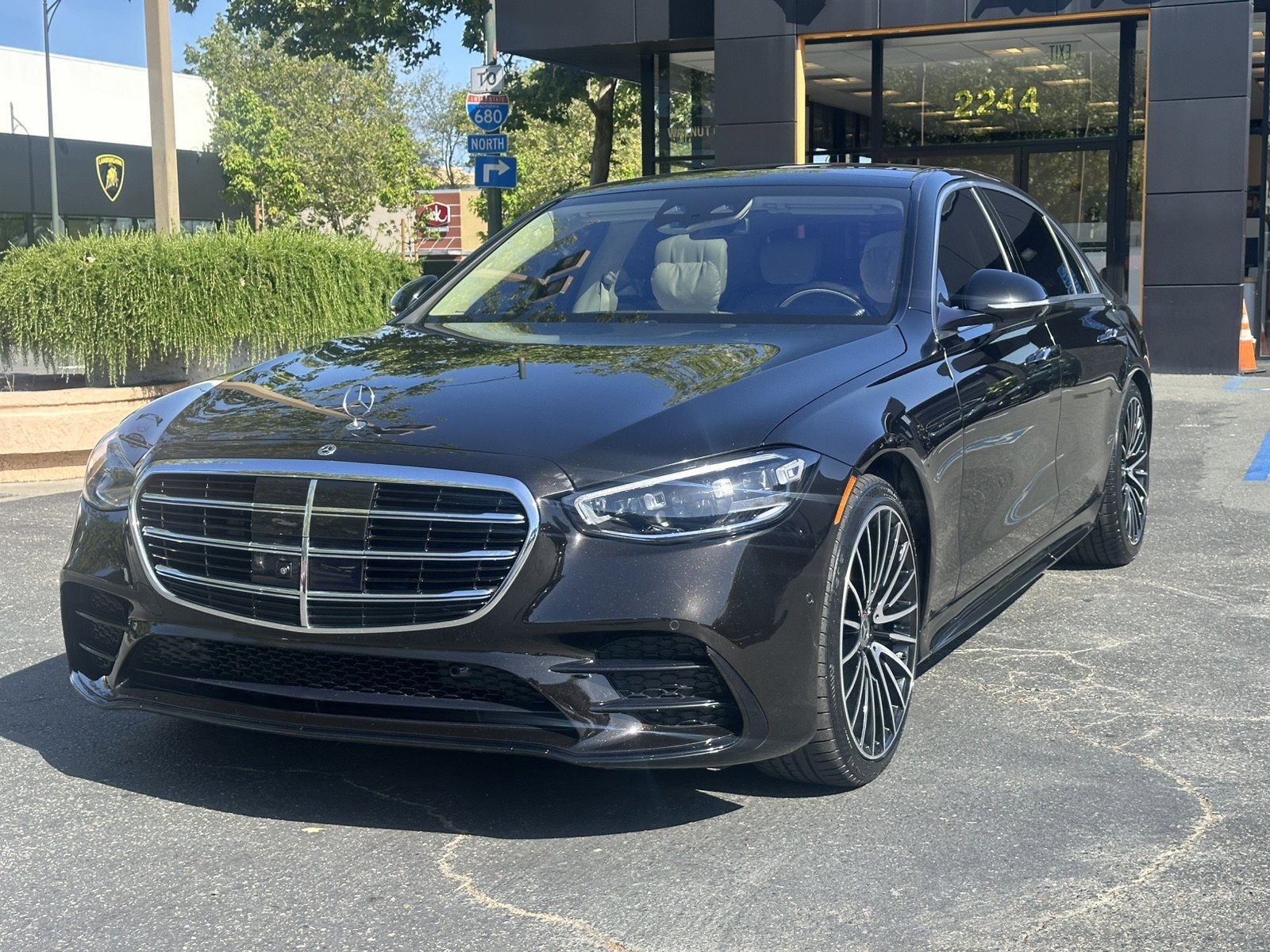 Used 2022 Mercedes-Benz S 500 4MATIC image 4