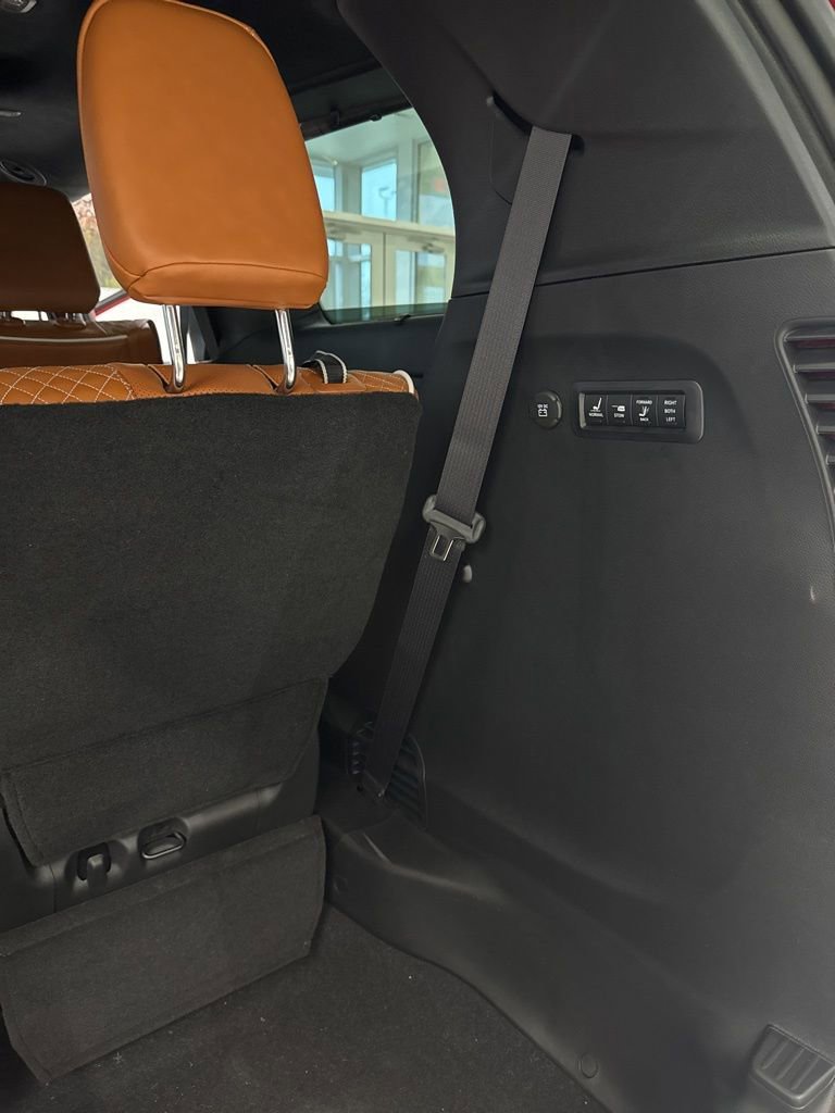 New 2026 Chrysler Pacifica Pinnacle w/ Trailer Tow Group image 29