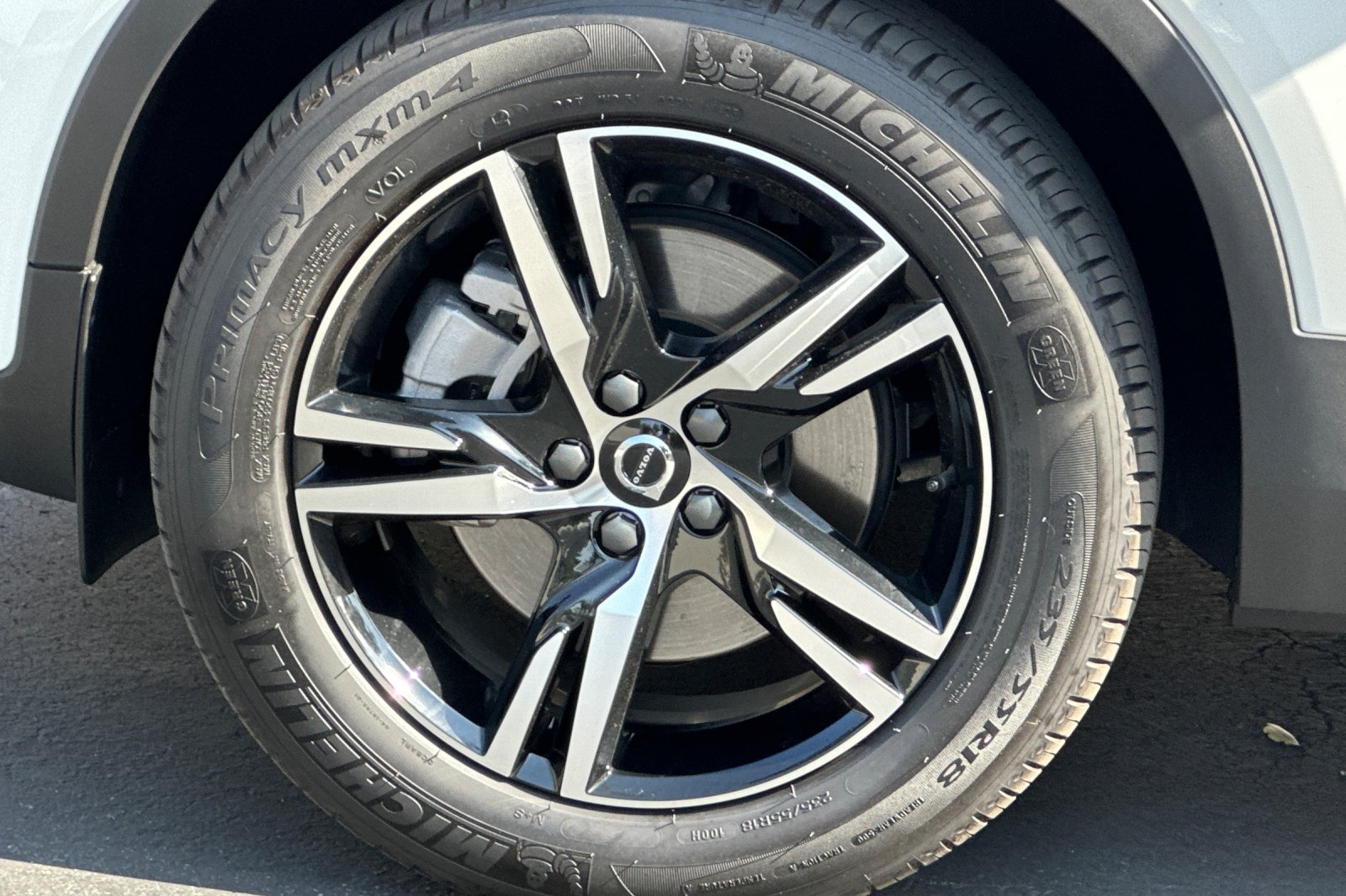 Certified 2026 Volvo XC40 B4 Core w/ Protection Package FWD image 35