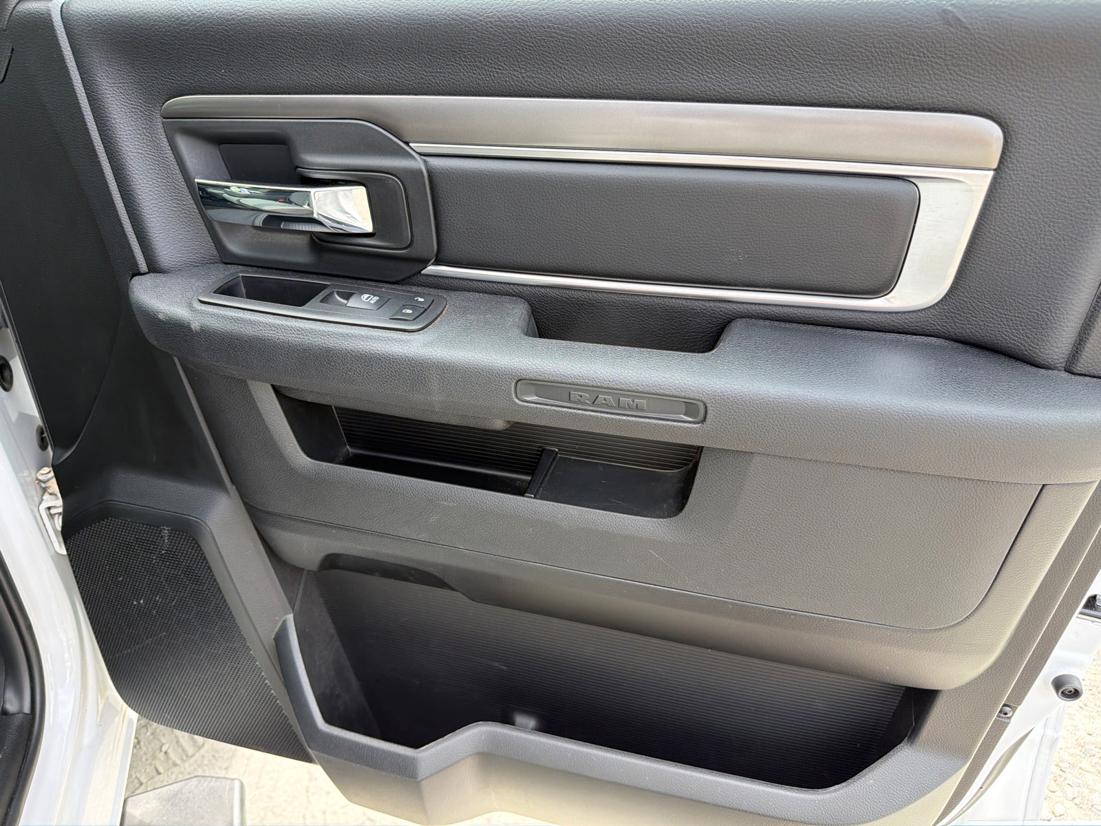Used 2023 RAM 1500 Classic Warlock AWD/4WD image 13