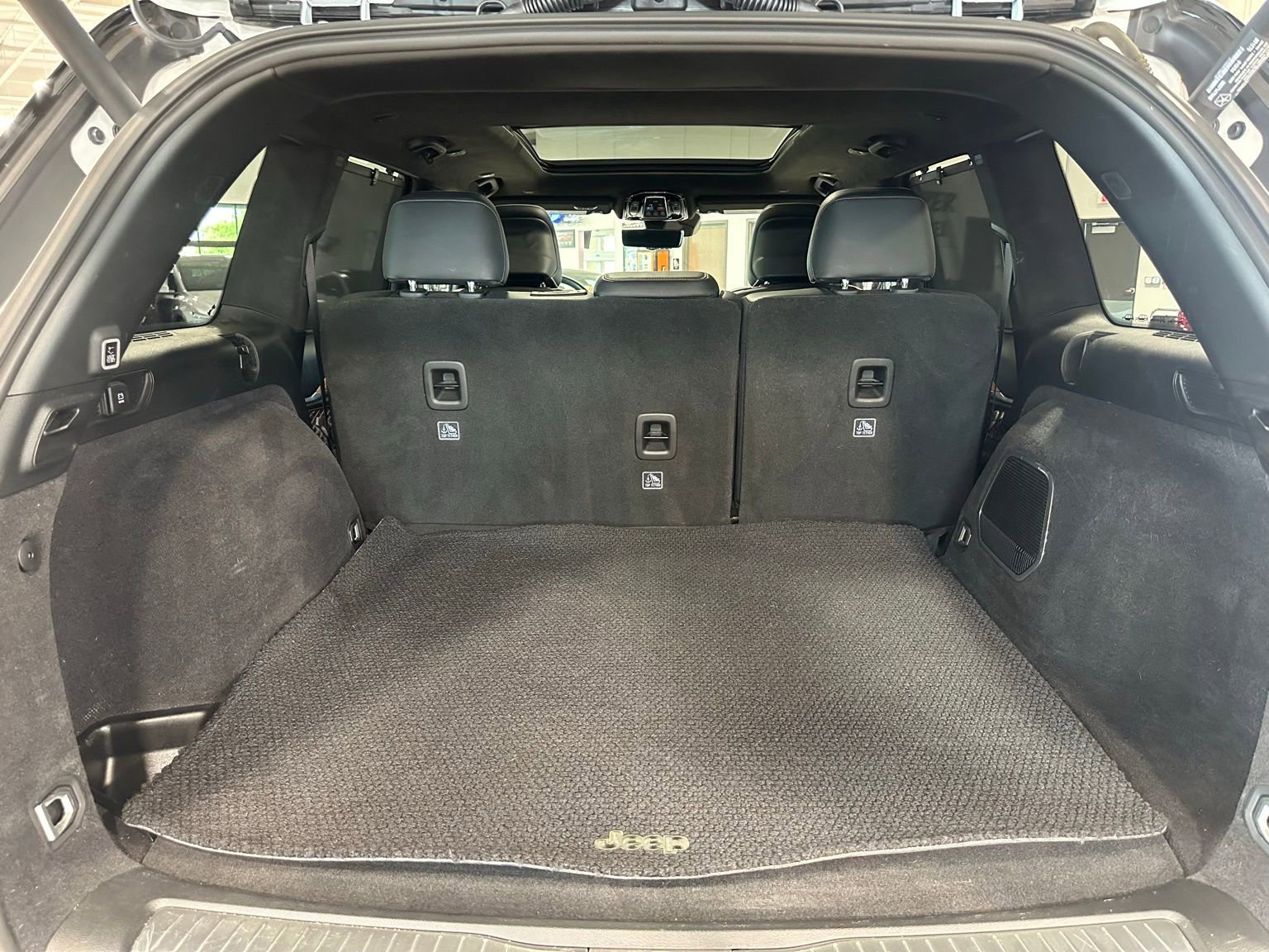 Used 2024 Jeep Grand Cherokee Summit AWD/4WD image 55