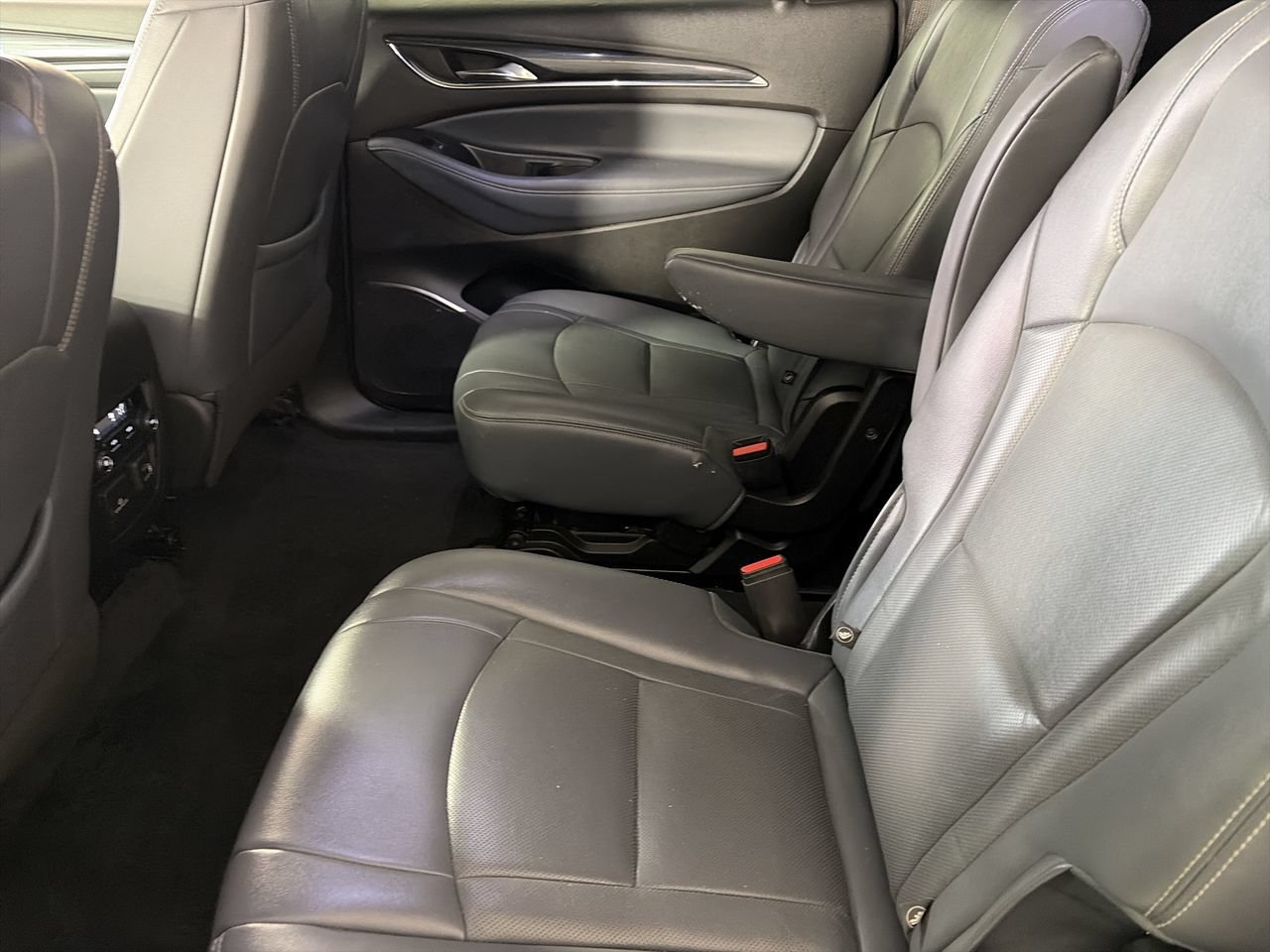 Used 2022 Buick Enclave Premium FWD image 23