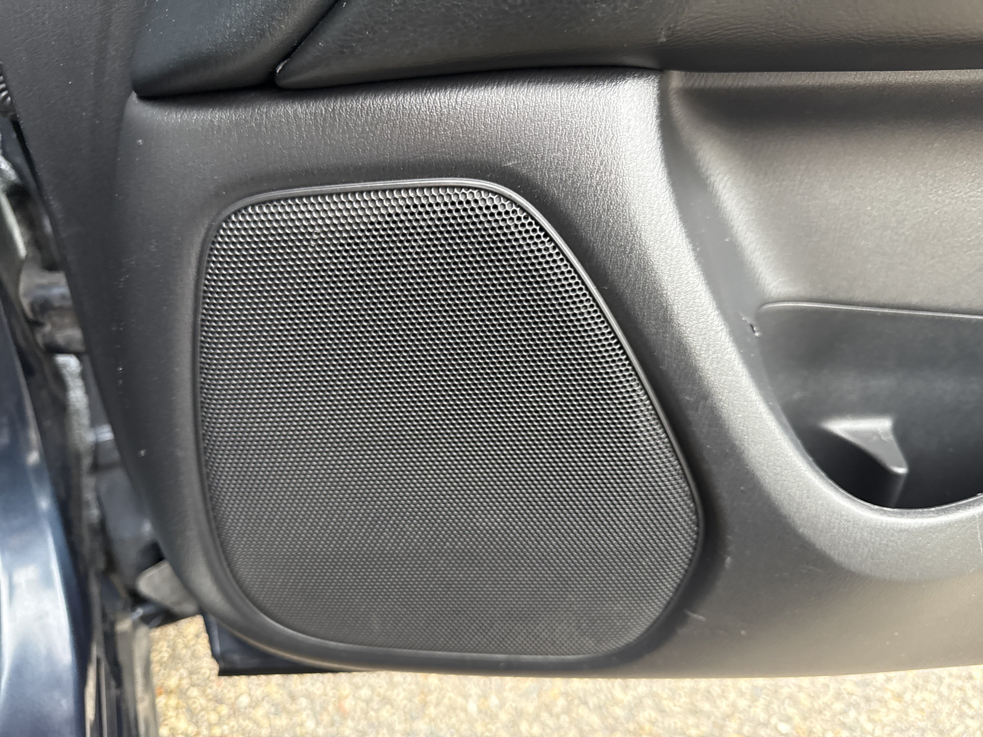 Used 2014 Nissan Pathfinder Platinum FWD image 27