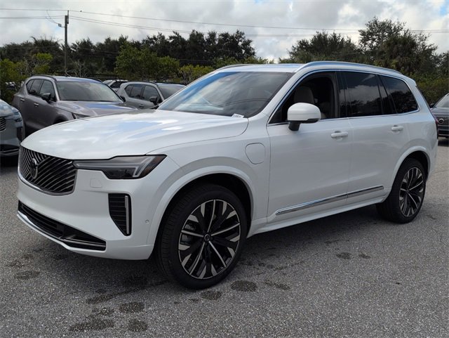 New 2026 Volvo XC90 T8 Plus image 4