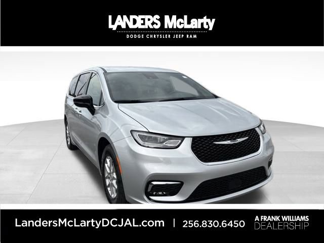 New 2026 Chrysler Pacifica Select