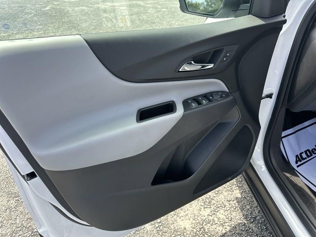 New 2024 Chevrolet Equinox LS w/ LS Convenience Package image 9