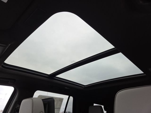 New 2026 GMC Yukon Elevation w/ Elevation Premium Package image 3