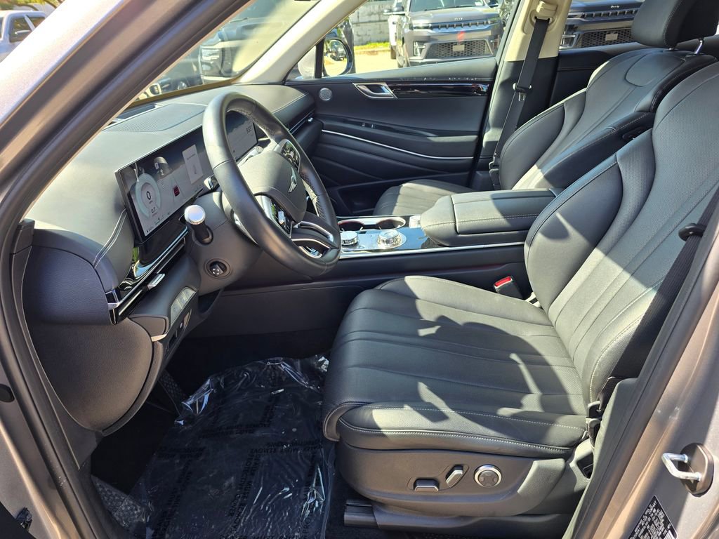 Used 2025 Genesis GV80 2.5T Standard image 16