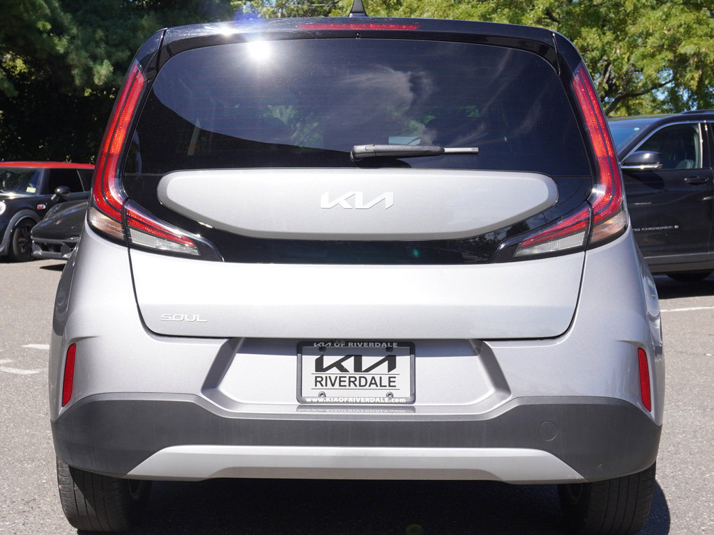 Used 2025 Kia Soul LX w/ LX Technology Package FWD image 10