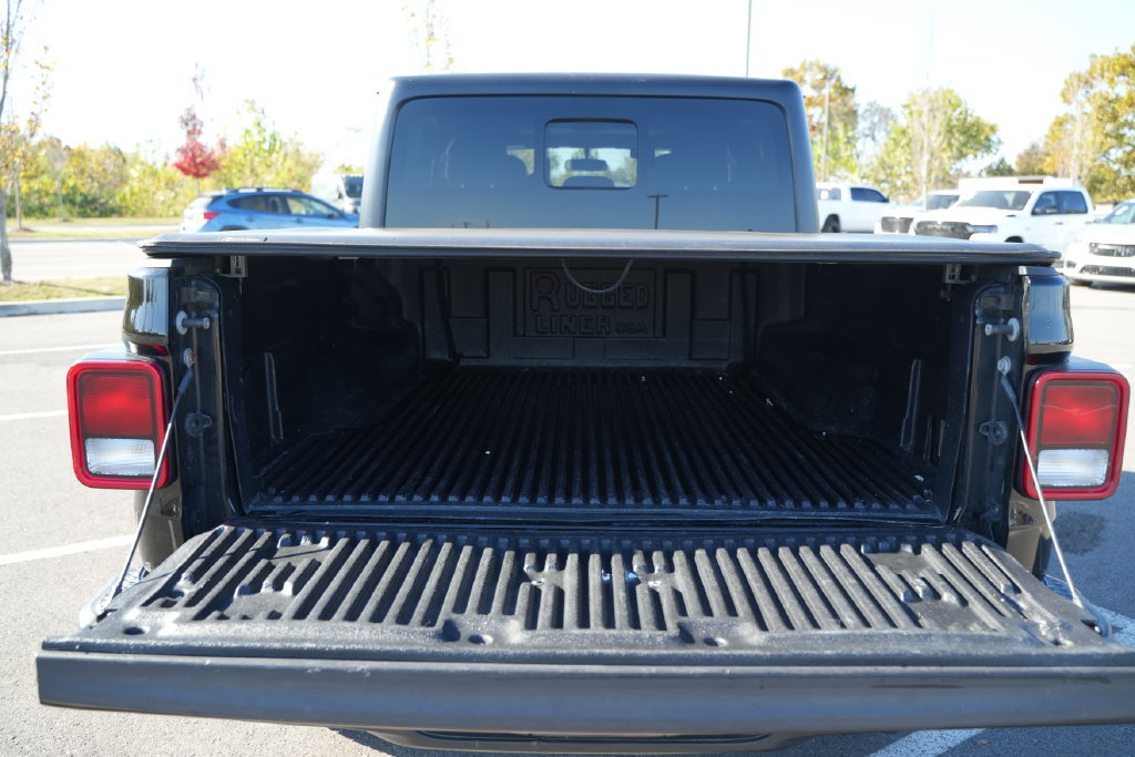 Used 2020 Jeep Gladiator Overland AWD/4WD image 17