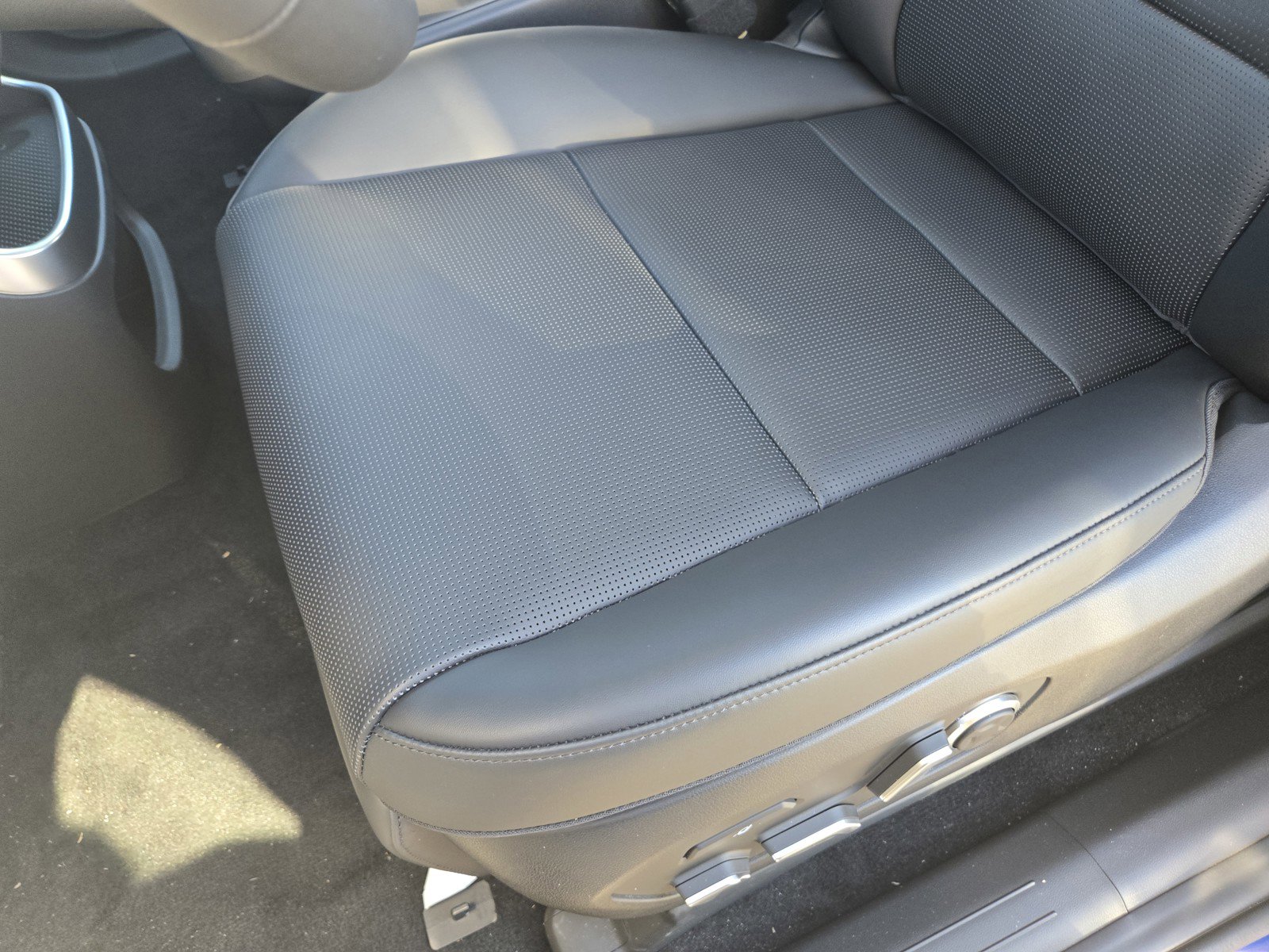 New 2026 Hyundai Ioniq 9 Limited image 13