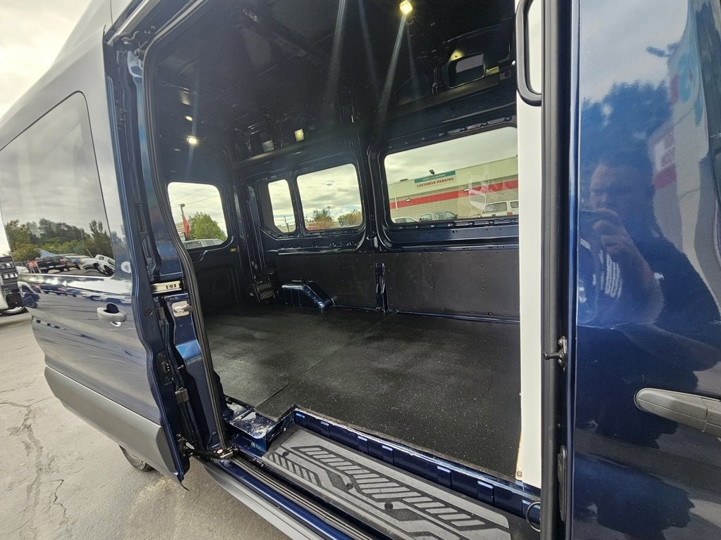 Used 2018 Ford Transit 250 148 High Roof image 23