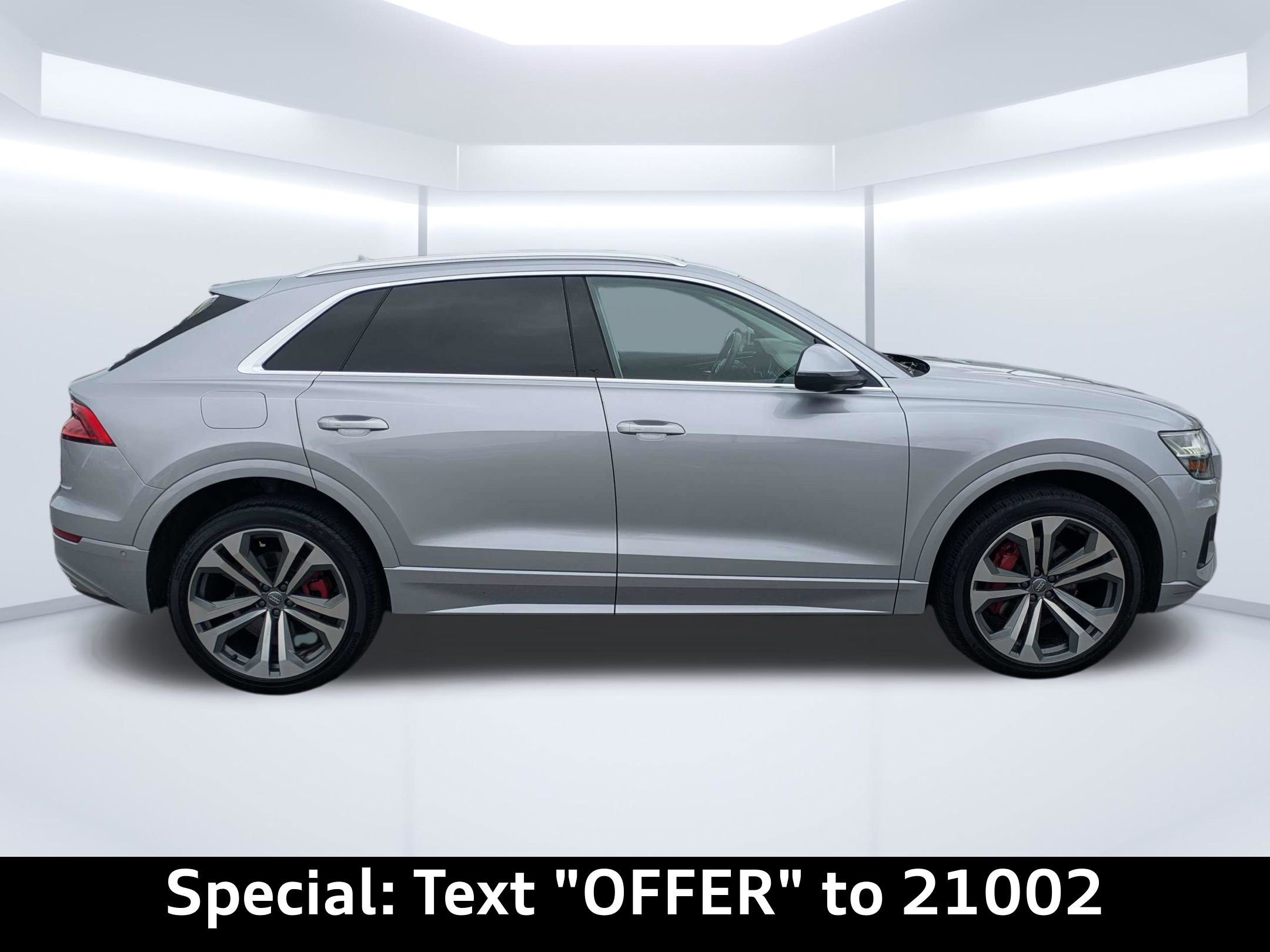Used 2019 Audi Q8 Prestige w/ Luxury Package AWD/4WD image 2