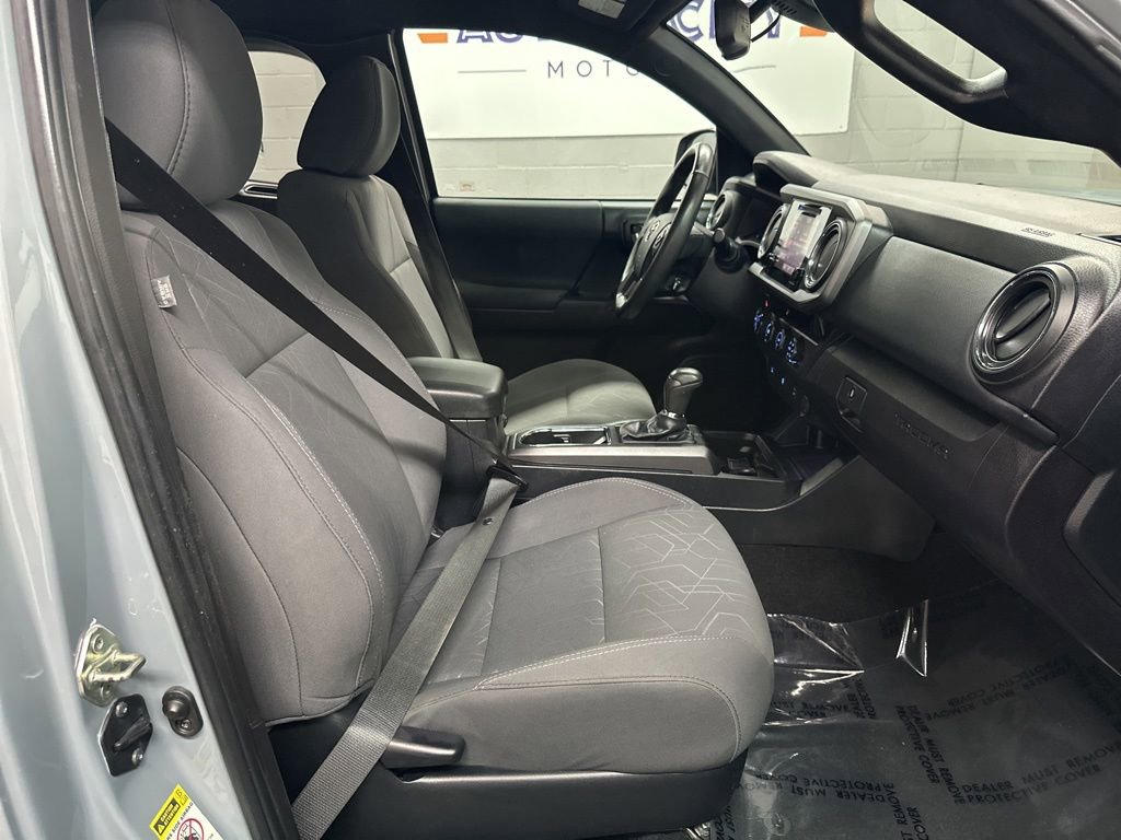Used 2018 Toyota Tacoma SR5 AWD/4WD image 20