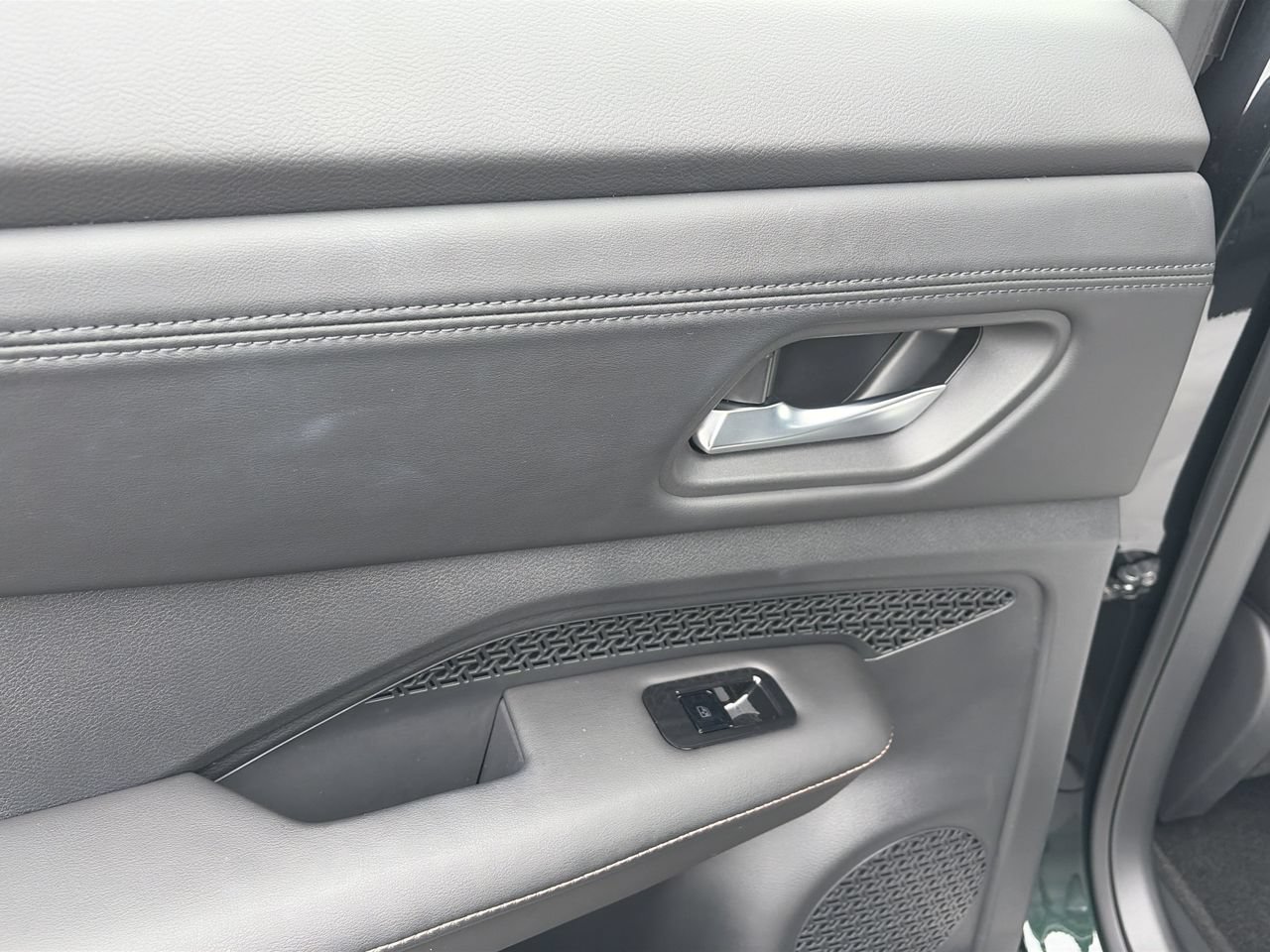 Certified 2024 Nissan Ariya FWD image 12