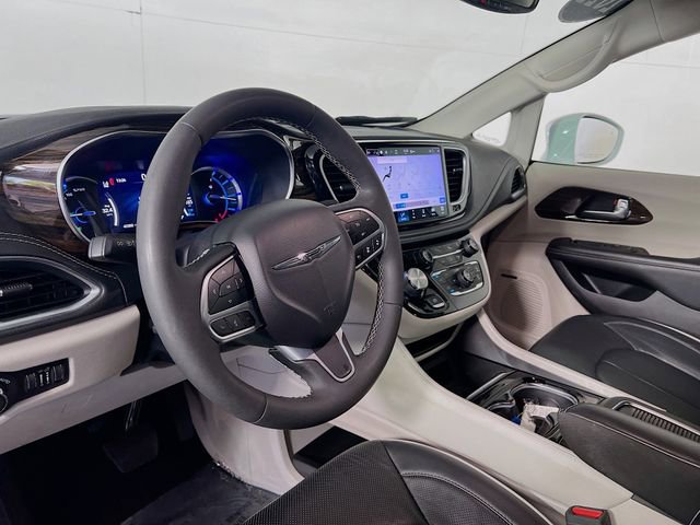 Used 2022 Chrysler Pacifica Limited image 11