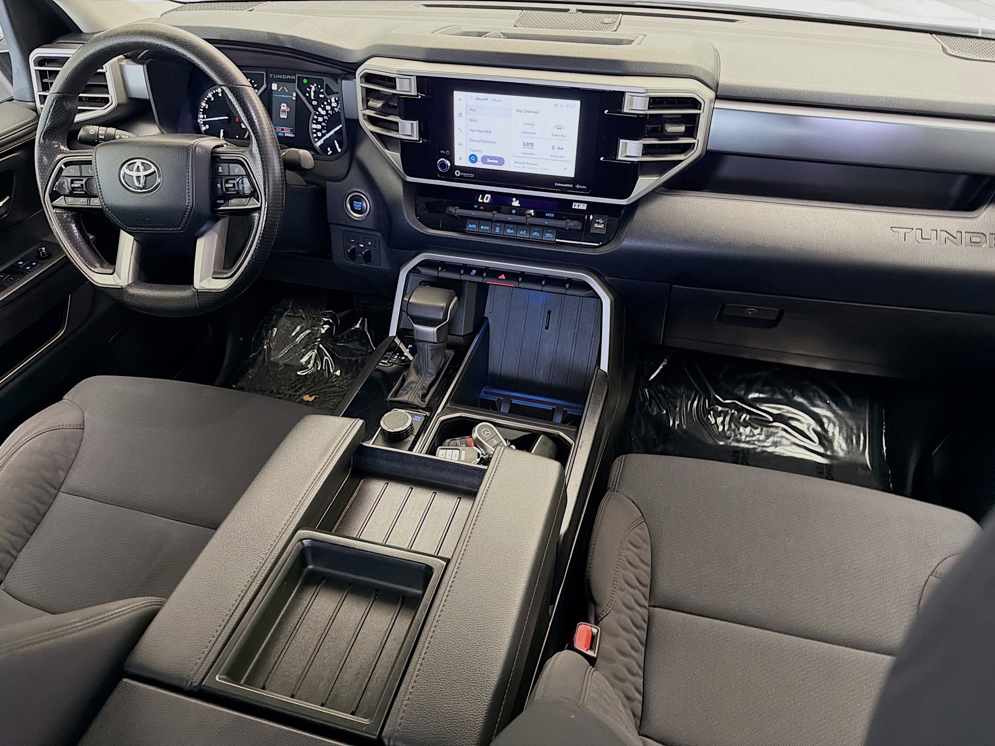 Used 2022 Toyota Tundra SR5 w/ SR5 Convenience Package image 12