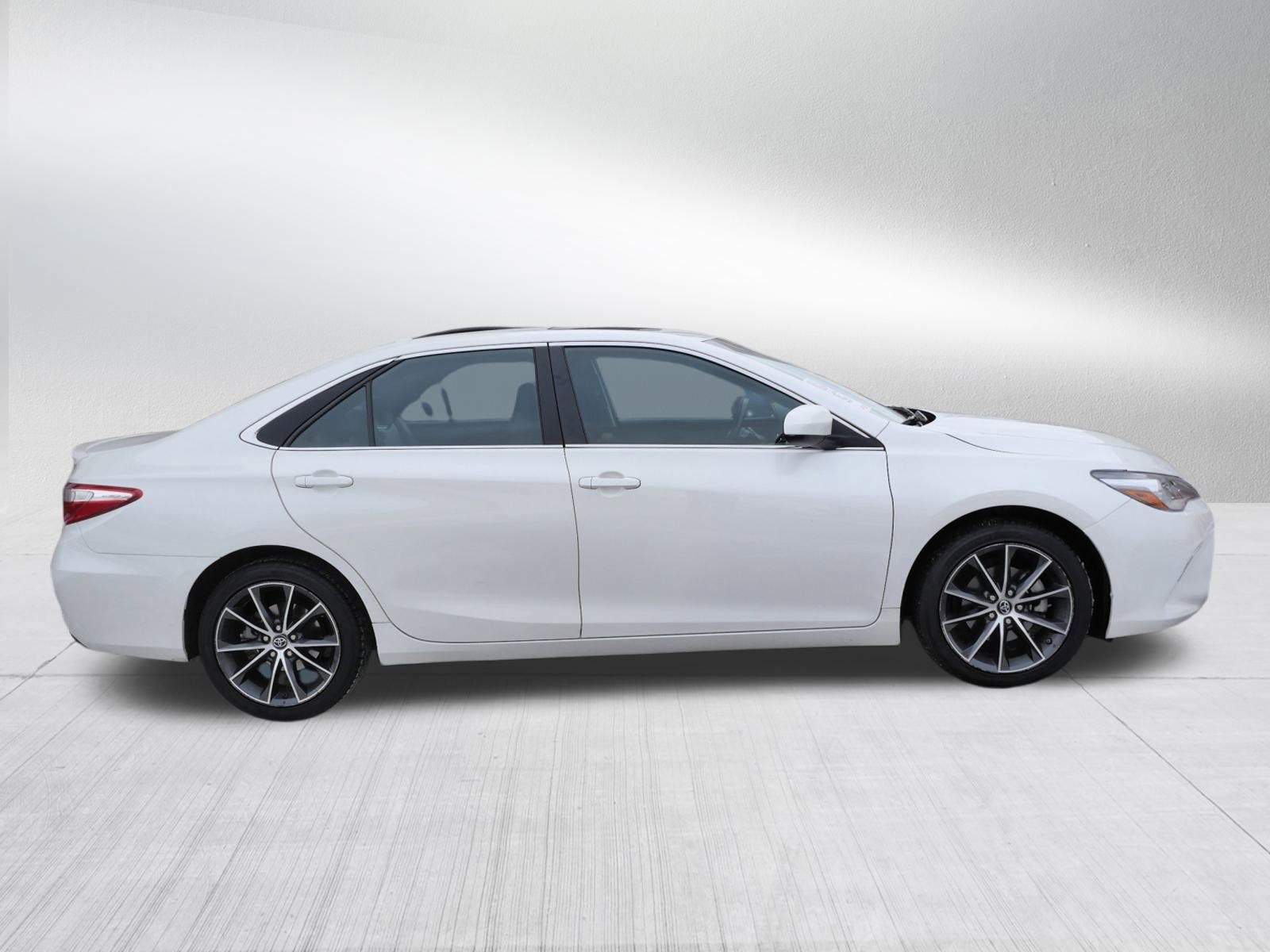 Certified 2017 Toyota Camry XSE image 9