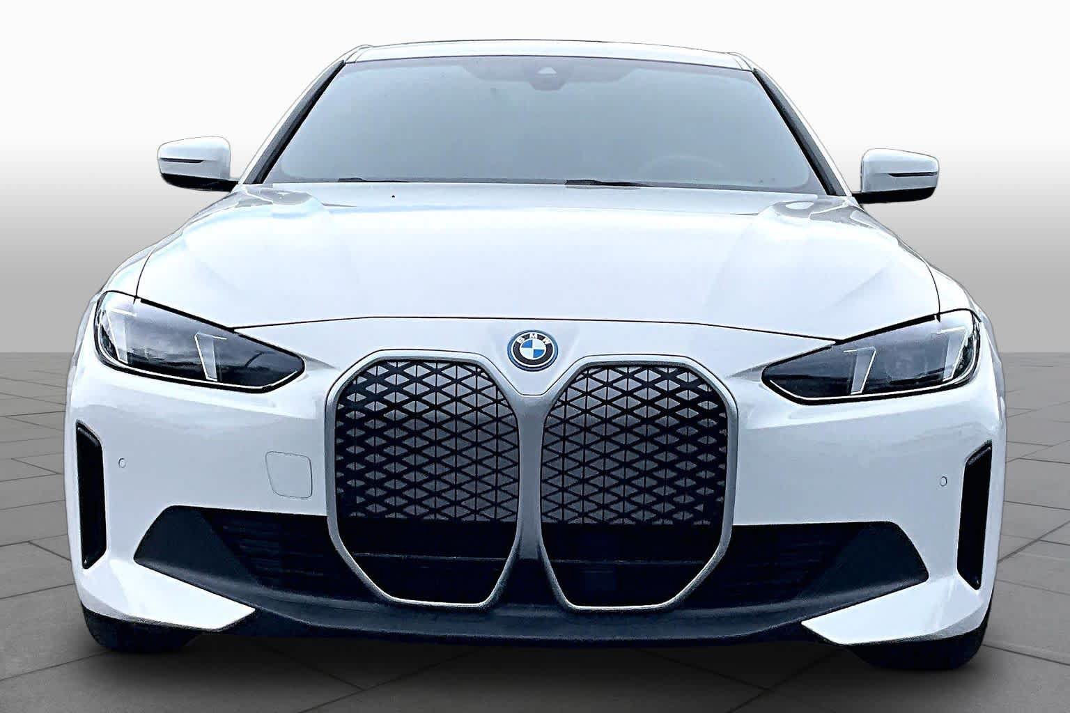 Used 2025 BMW i4 eDrive40 RWD image 3