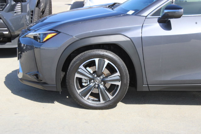 Certified 2025 Lexus UX 300h FWD image 4