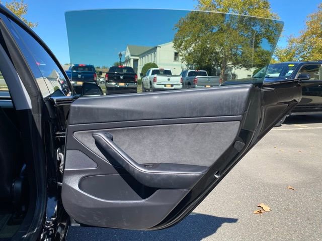 Used 2021 Tesla Model 3 Standard Range Plus image 23