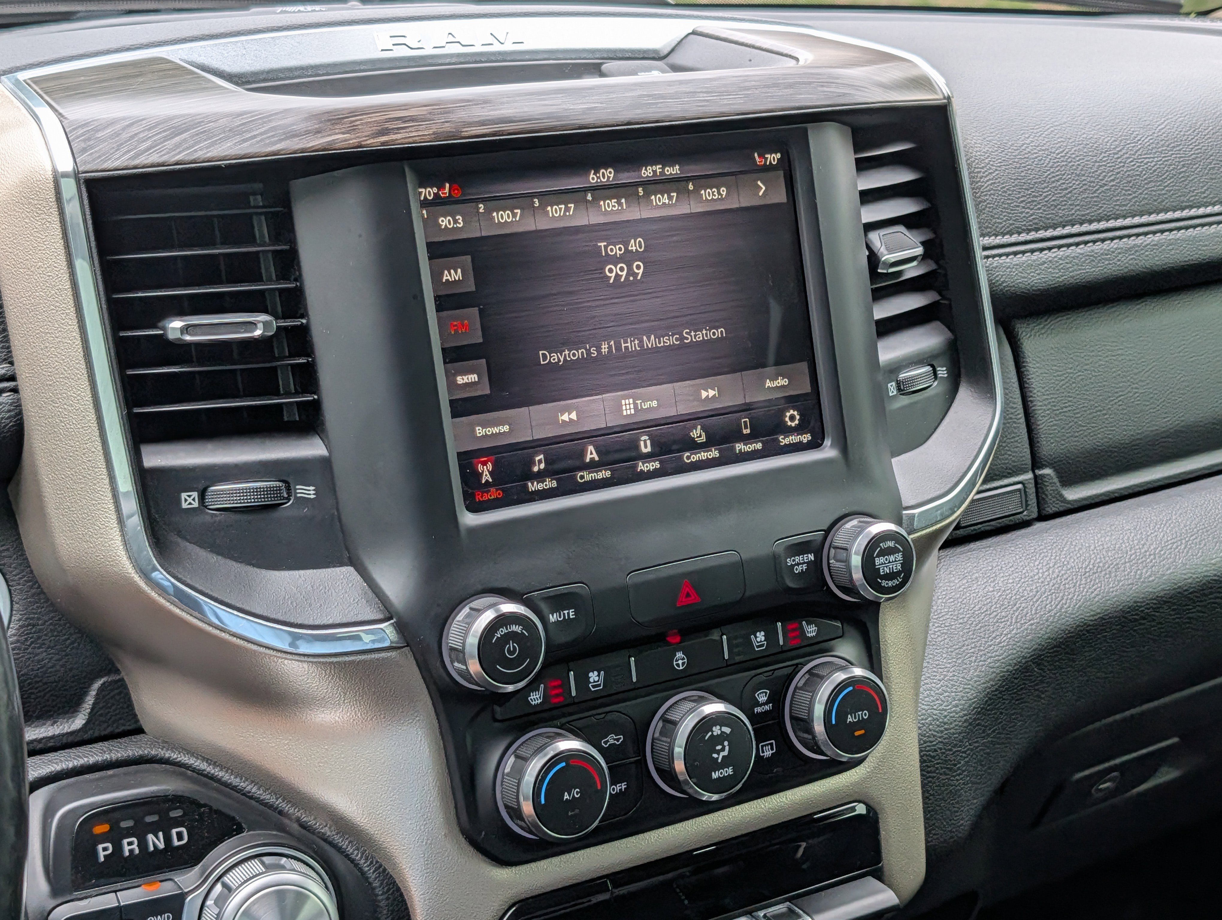 Used 2019 RAM 1500 Laramie image 17