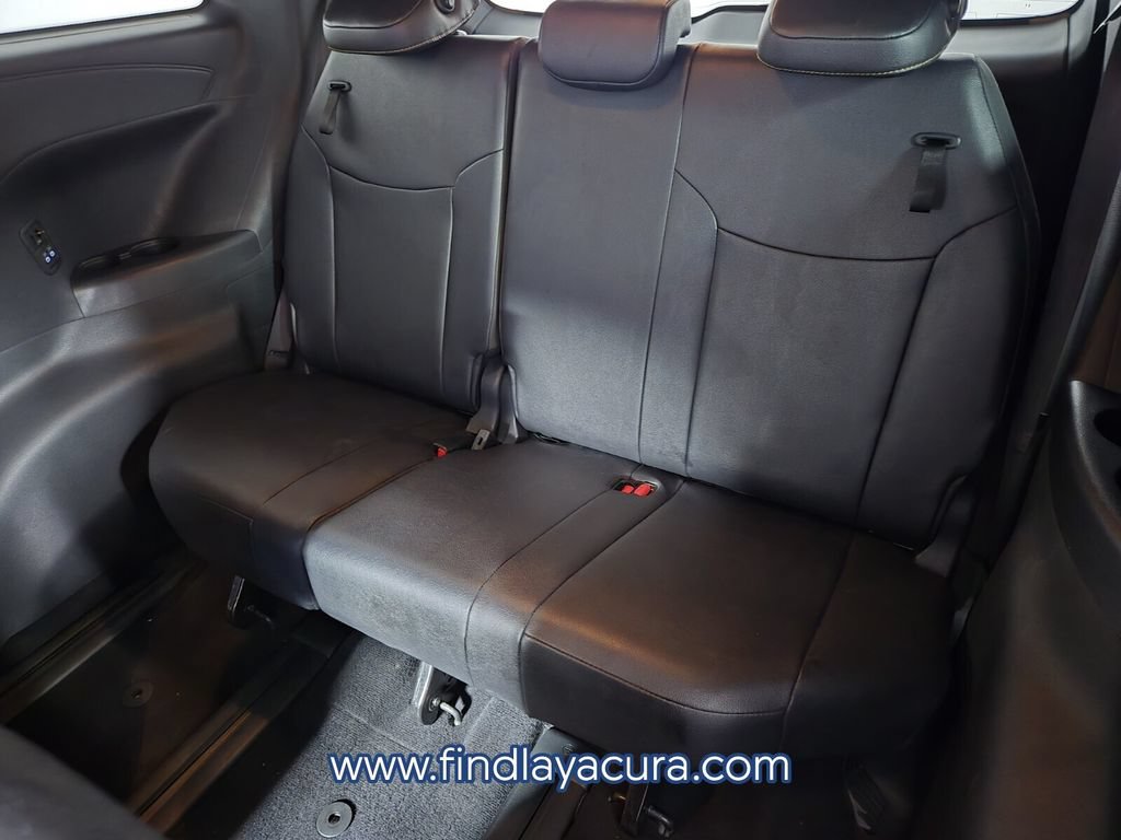 Used 2025 Toyota Sienna XLE Woodland Edition AWD/4WD image 16