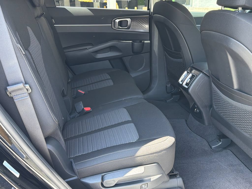 New 2026 Kia Sorento LX FWD image 12