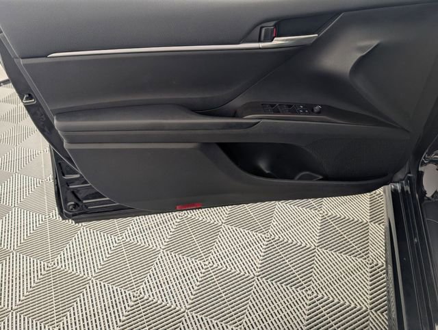 Used 2021 Toyota Camry SE image 10